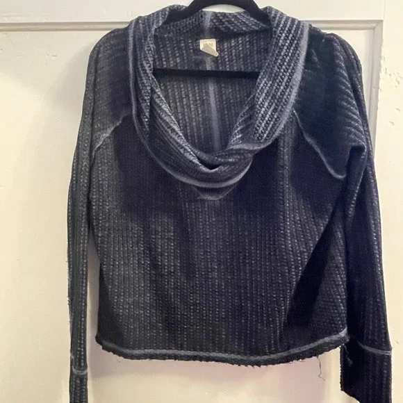 Free People Medium Top - Picture 3 of 3